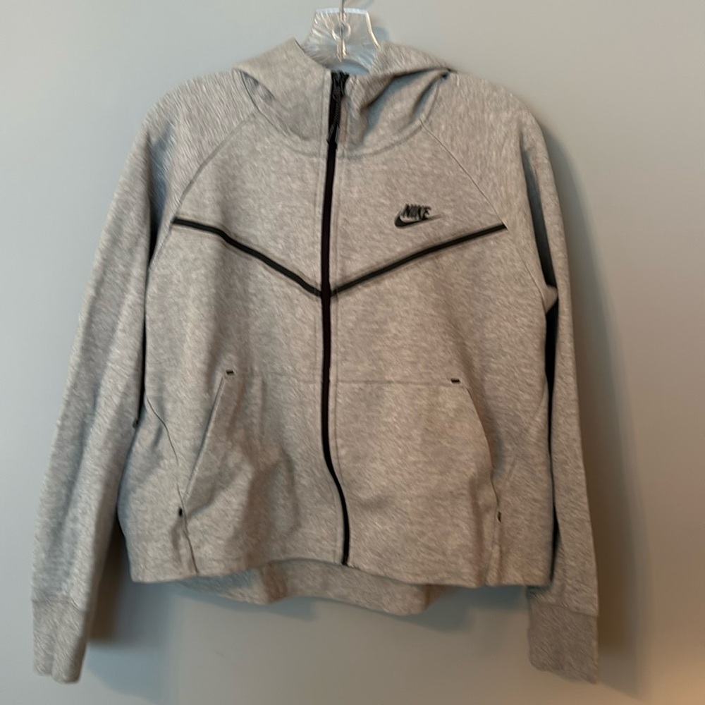 Nike TECH Kids LARGE - never worn